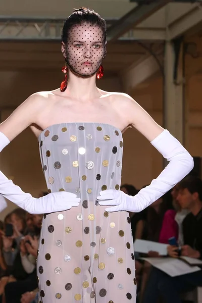 Look 37
